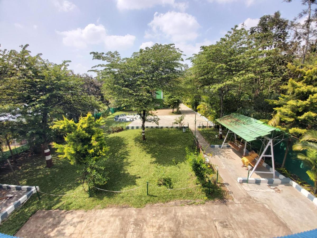 The Midway Jungle Resort Masinagudi Exterior photo