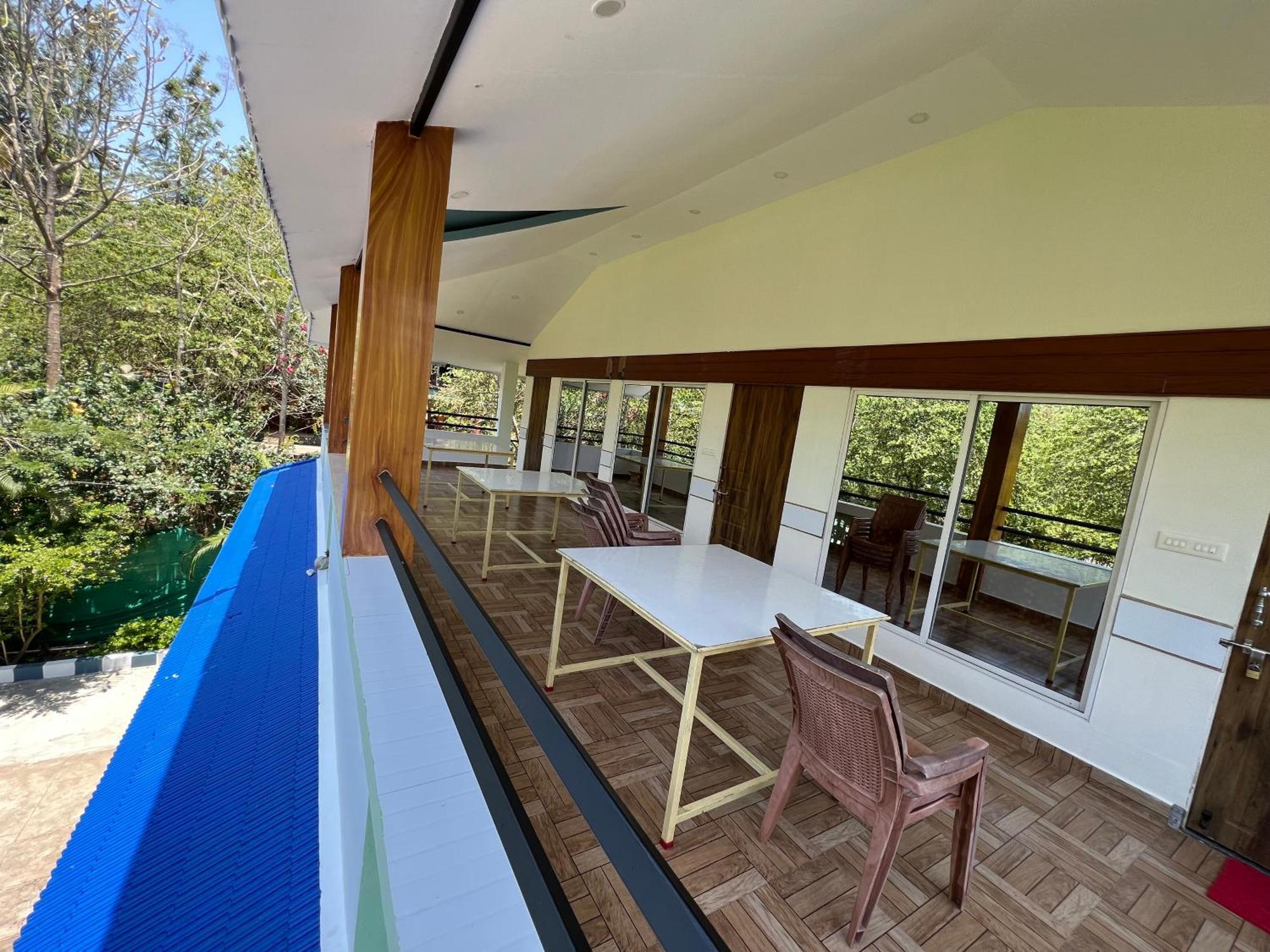 The Midway Jungle Resort Masinagudi Exterior photo