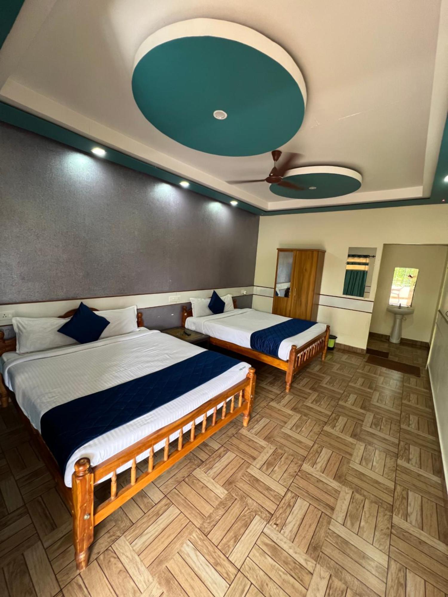 The Midway Jungle Resort Masinagudi Exterior photo