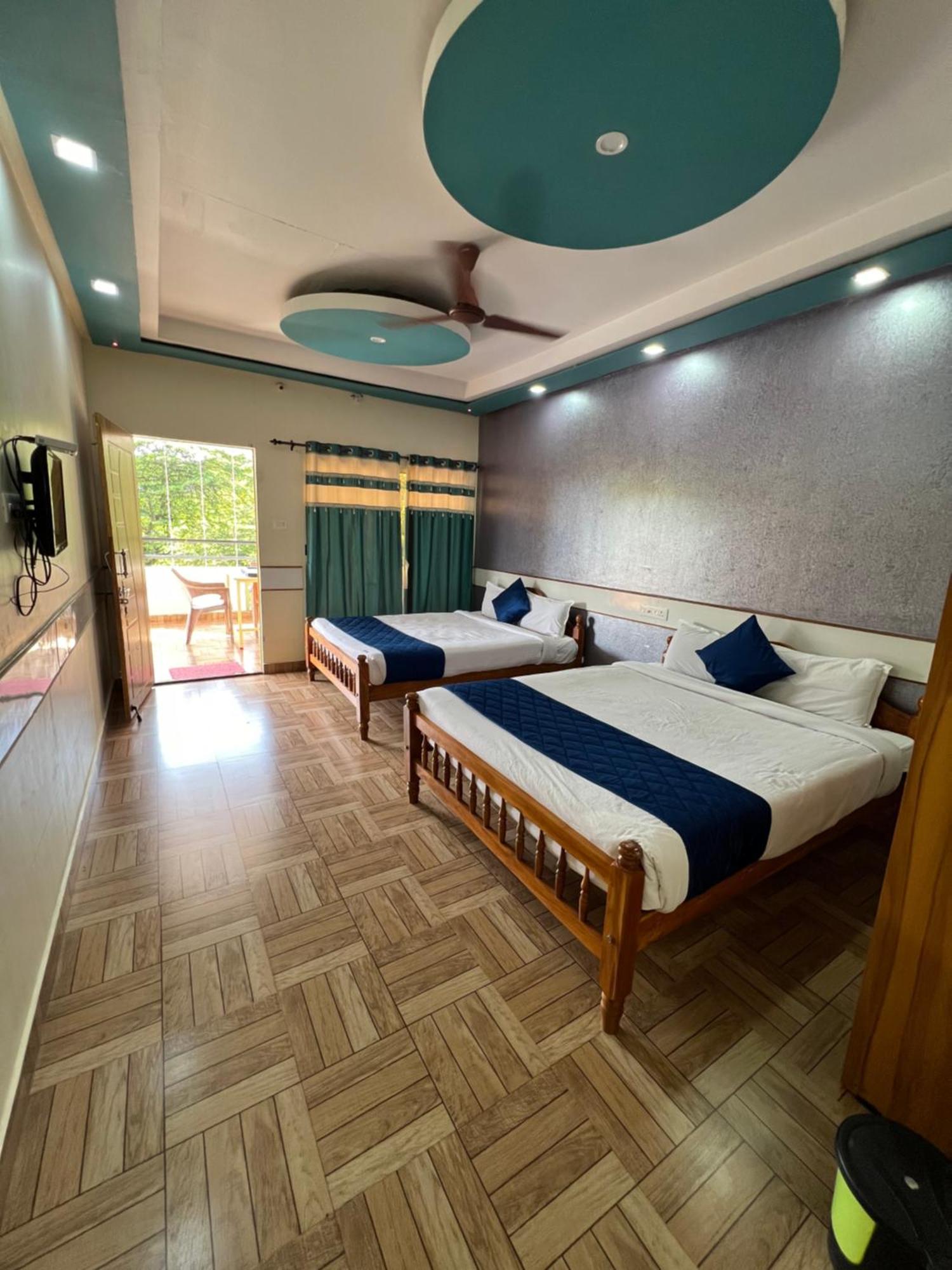 The Midway Jungle Resort Masinagudi Exterior photo