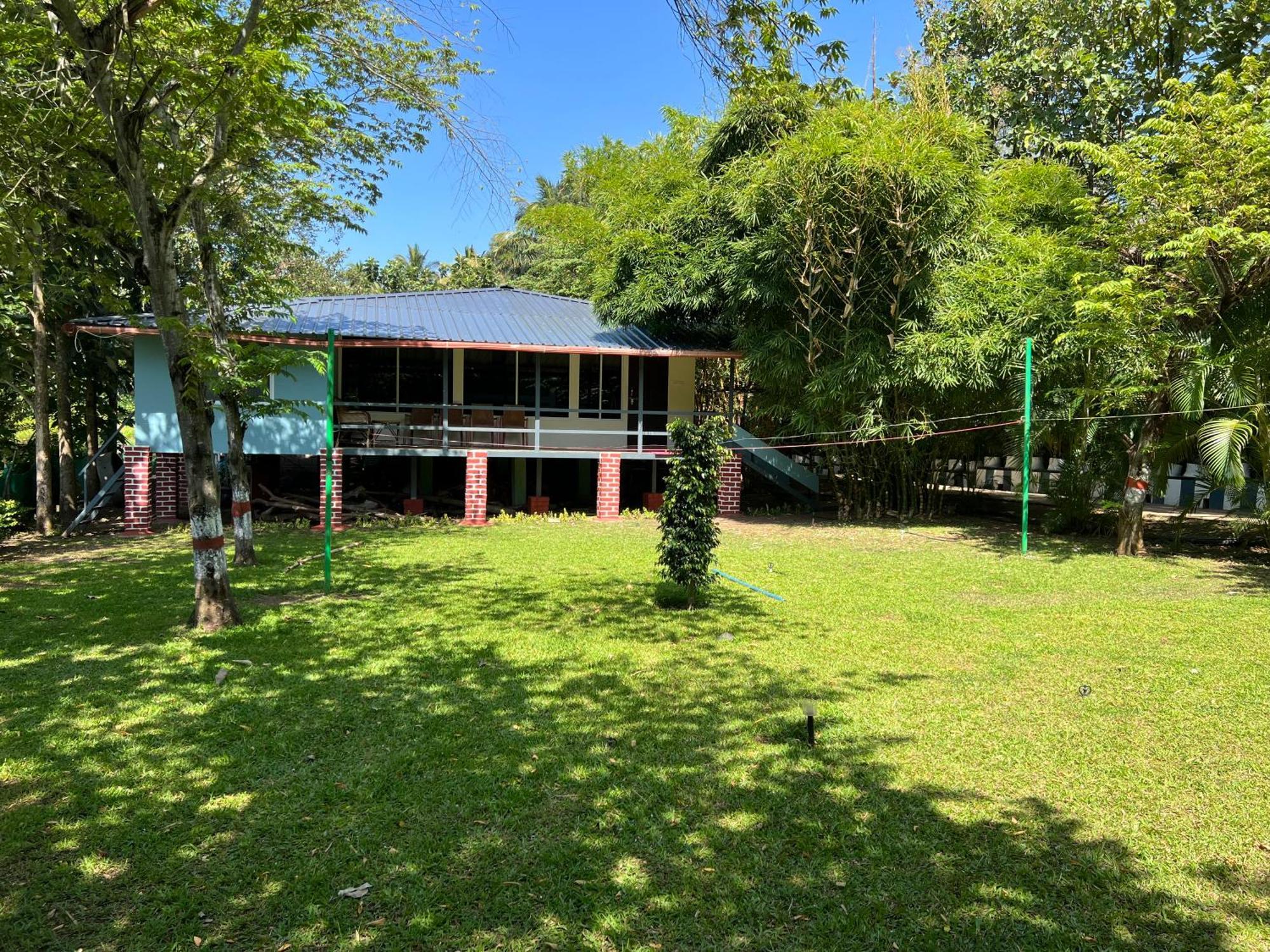 The Midway Jungle Resort Masinagudi Exterior photo